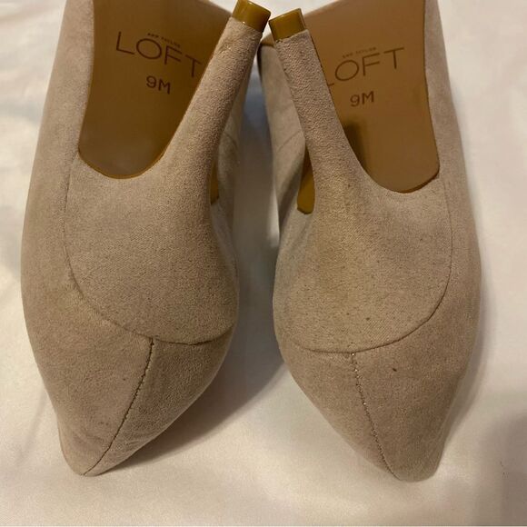 LOFT Vegan Faux Suede Peep Toe Pumps Sz 9 excellent condition. Comfortable shoe - Picture 15 of 16
